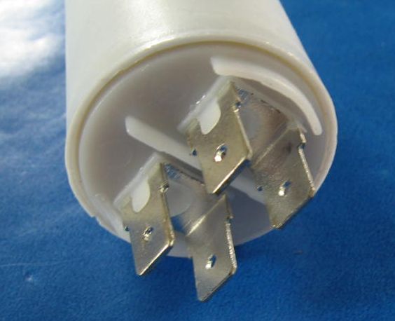 AV0805 (3)